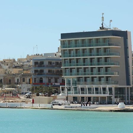 Water'S Edge Hotel Birżebbuġa Bagian luar foto