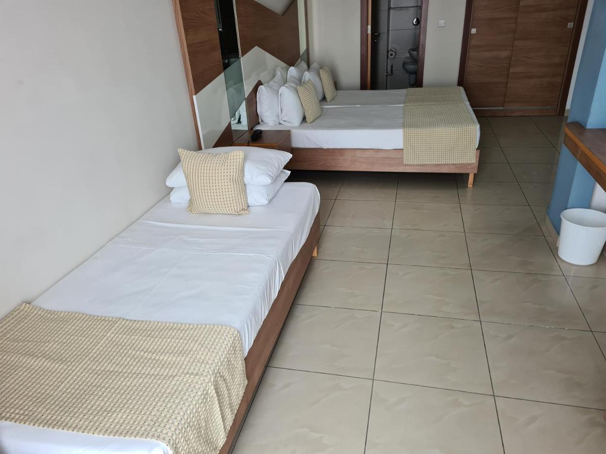 Water'S Edge Hotel Birżebbuġa Ruang foto