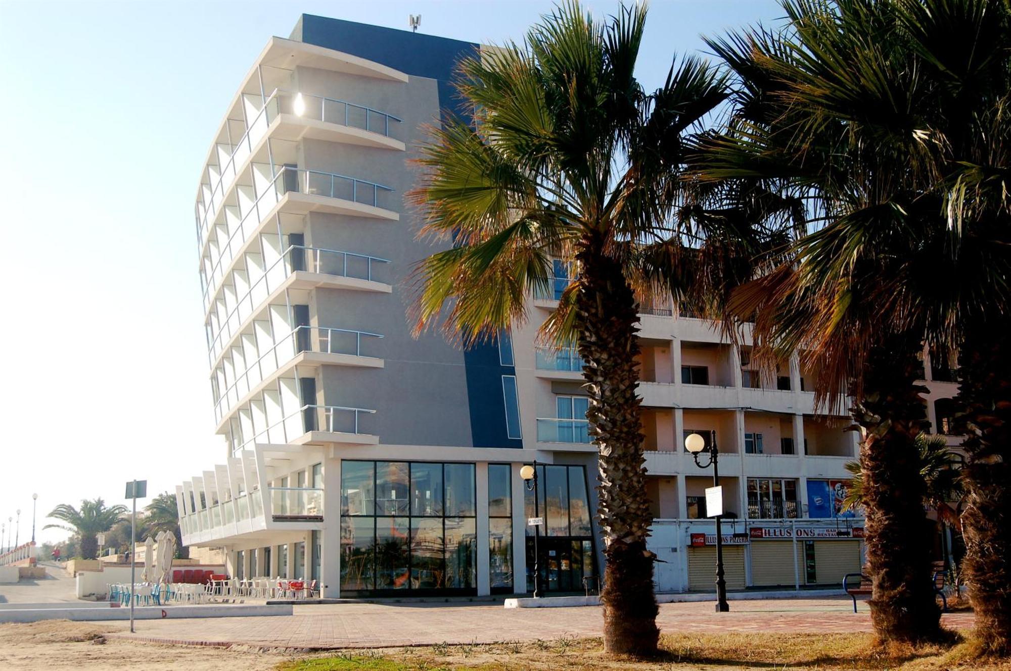 Water'S Edge Hotel Birżebbuġa Bagian luar foto