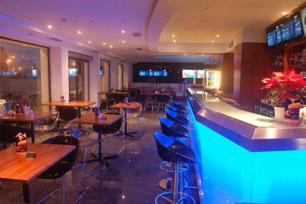 Water'S Edge Hotel Birżebbuġa Bagian luar foto