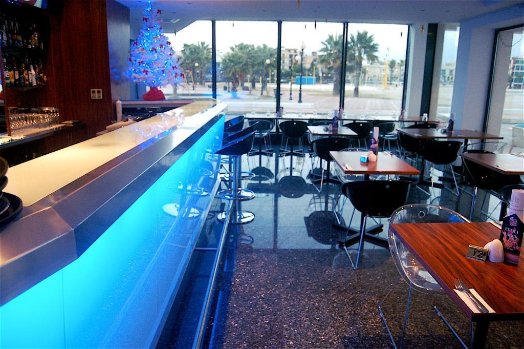 Water'S Edge Hotel Birżebbuġa Bagian luar foto