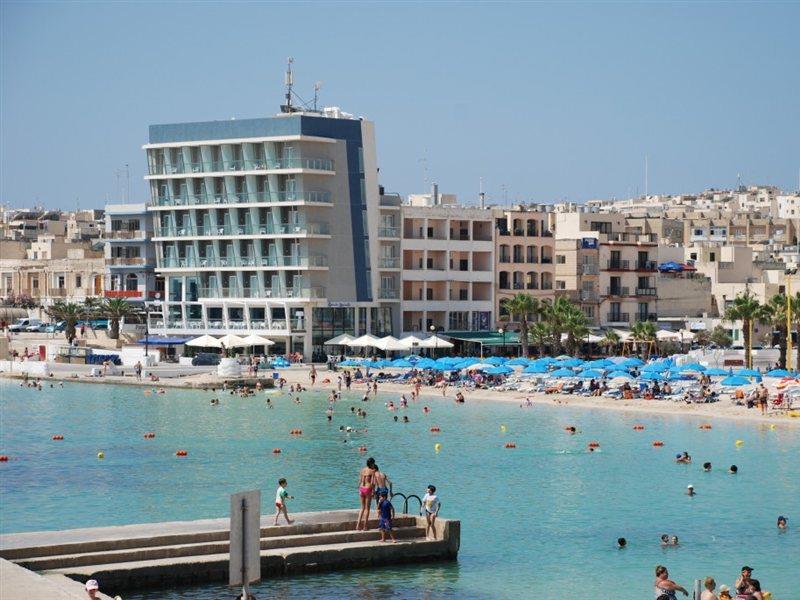 Water'S Edge Hotel Birżebbuġa Bagian luar foto