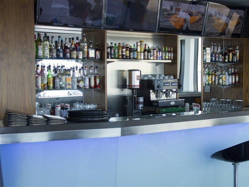 Water'S Edge Hotel Birżebbuġa Bagian luar foto